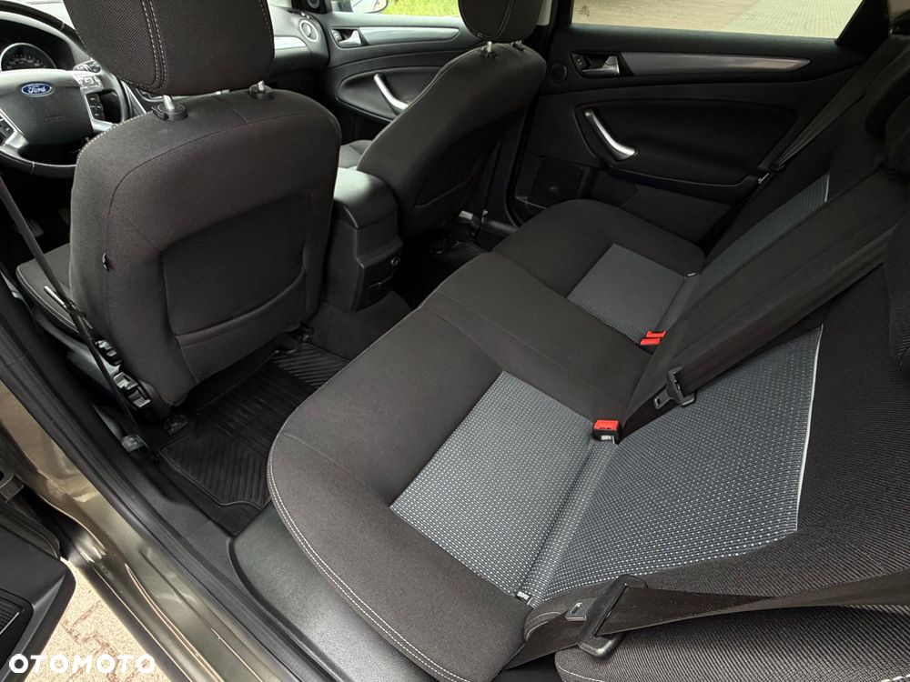 Ford Mondeo 1.6 Ti-VCT Champions Edition - 15