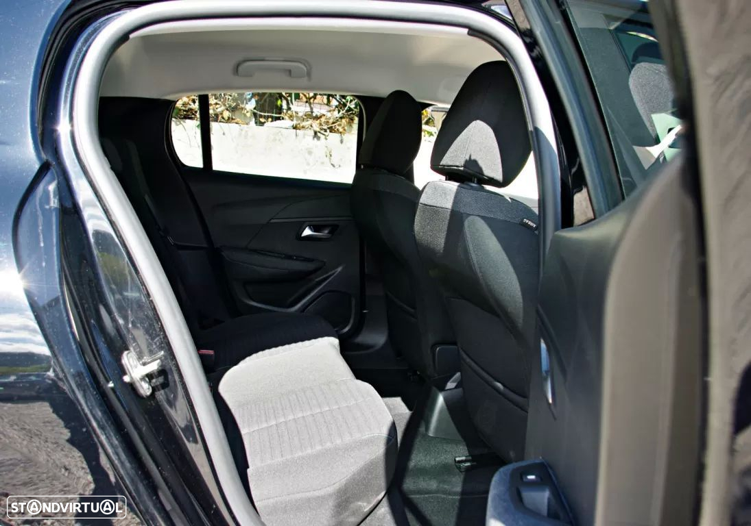 Peugeot 208 - 21
