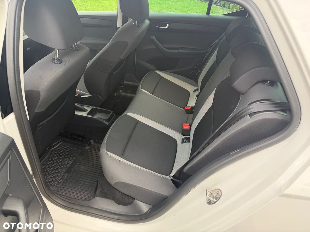 Skoda Fabia 1.0 Ambition - 17