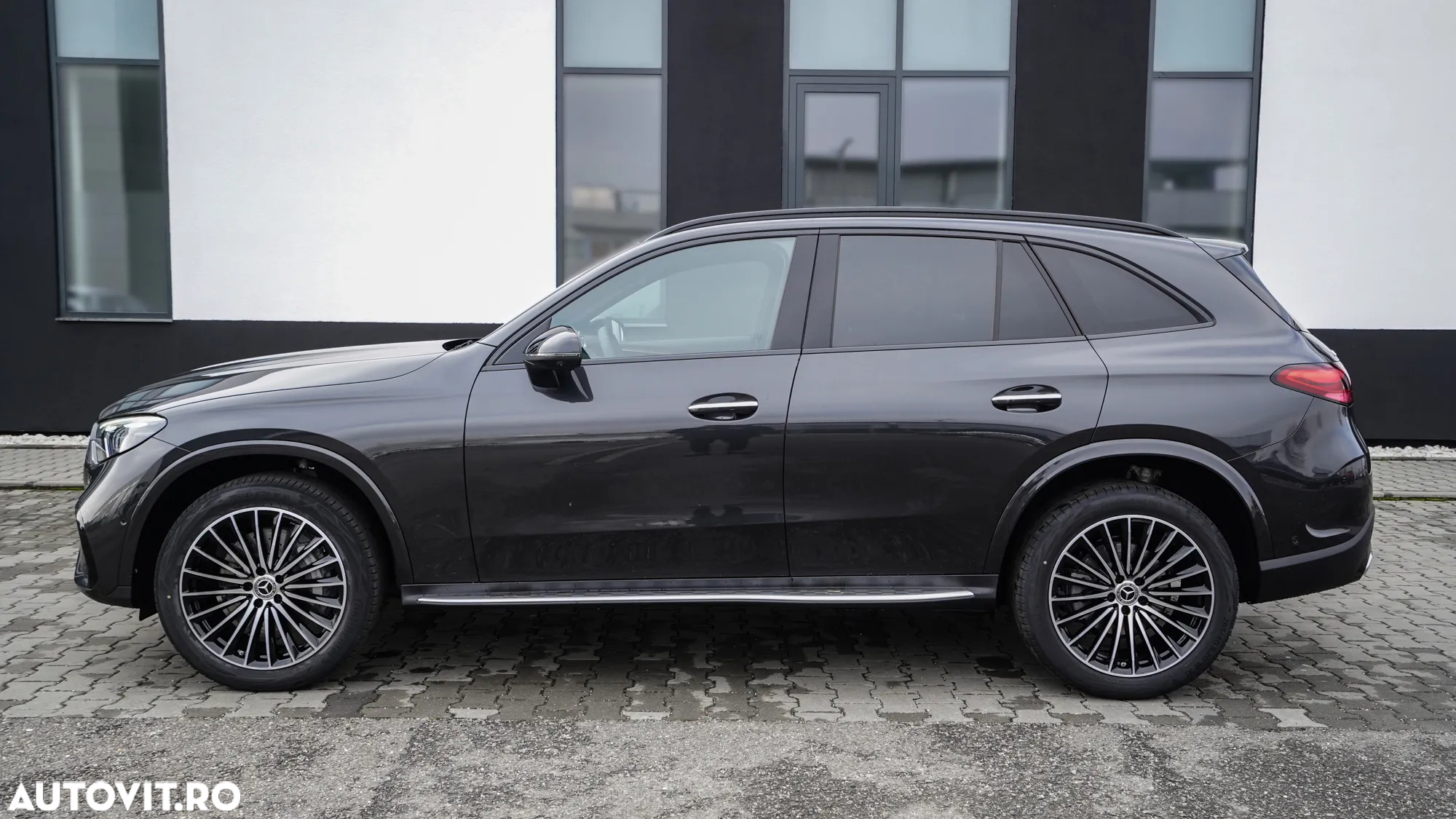 Mercedes-Benz GLC 300 4Matic 9G-TRONIC AMG Line Advanced - 5