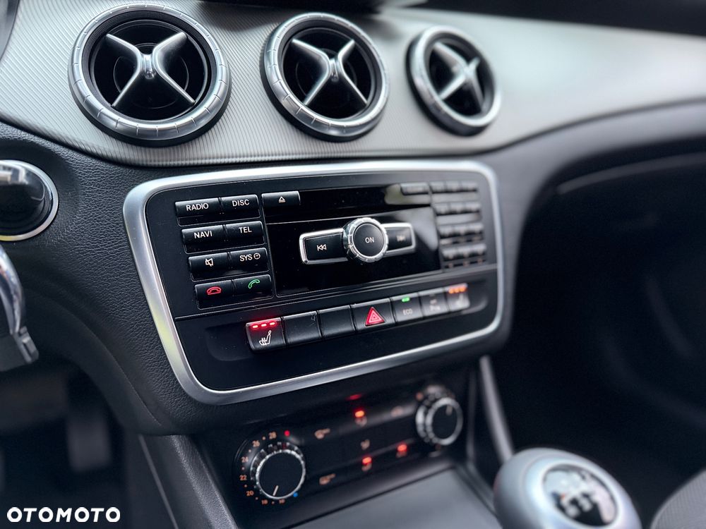 Mercedes-Benz CLA 200 AMG Line - 11