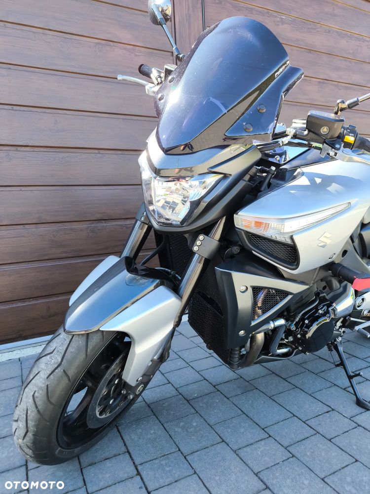 Suzuki GSX - 2