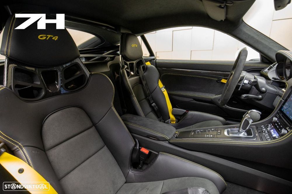 Porsche 718 Cayman GT4 PDK - 8