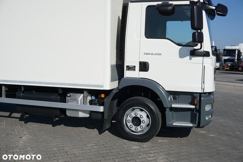 MAN TGM / 12.250 / EURO 6 / KONTENER + WINDA / 20 PALET / DŁ. 8 M - 18