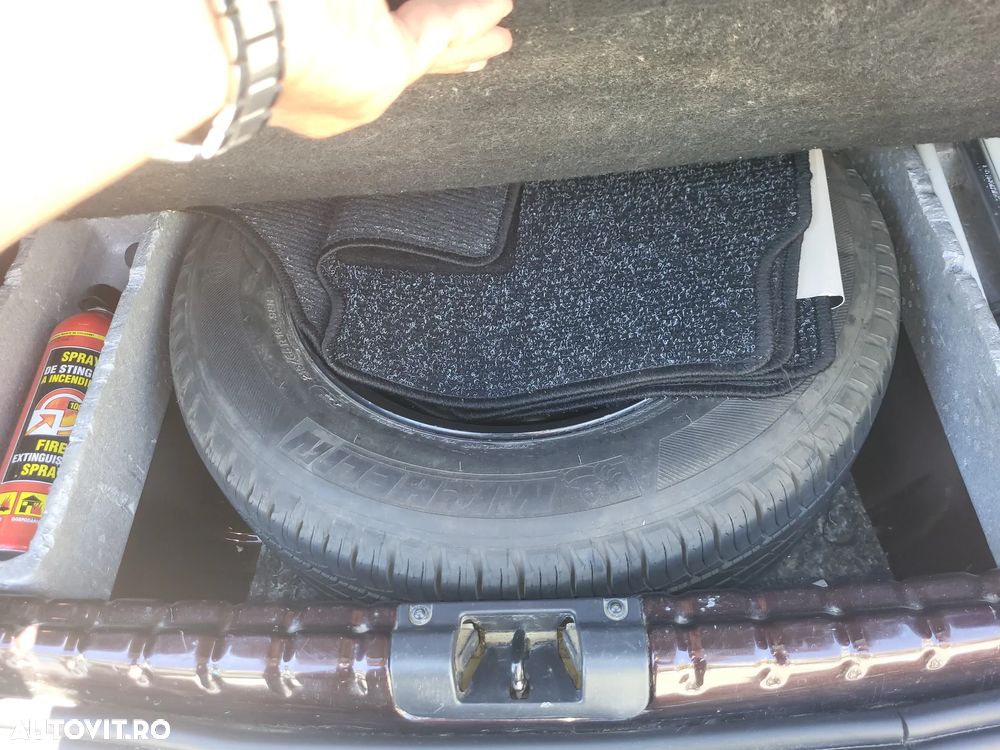 Dacia Duster 1.5 dCi 4x4 Laureate - 12