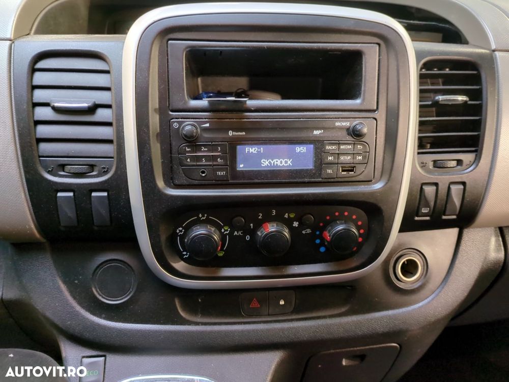 Renault Trafic - 13