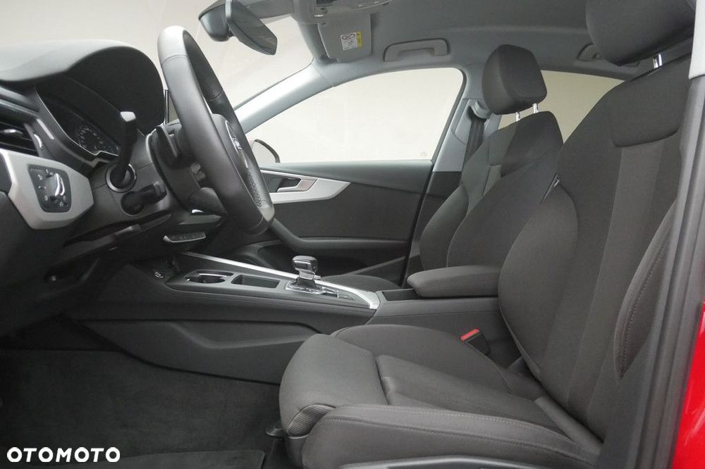 Audi A4 Limousine - 12