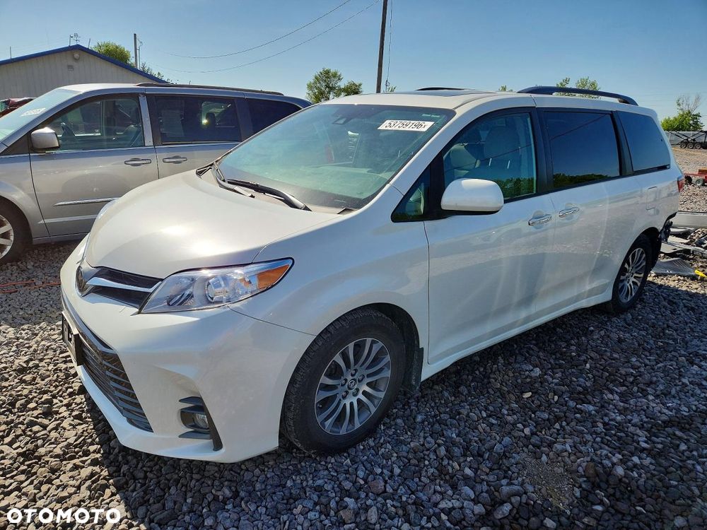 Toyota Sienna 3.5 V6 - 2