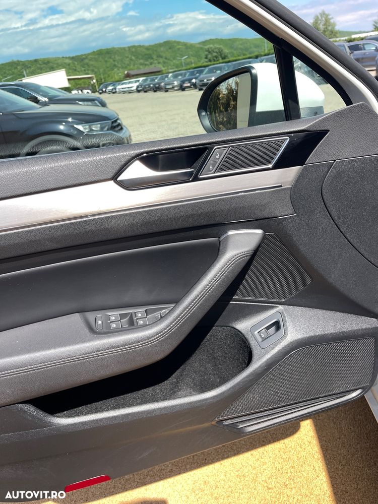 Volkswagen Passat 2.0 TDI DSG Highline - 31