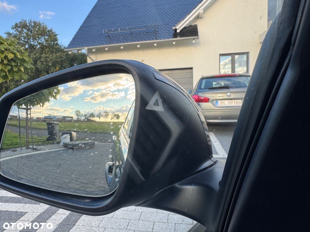 BMW Seria 3 318d Sport Line - 33