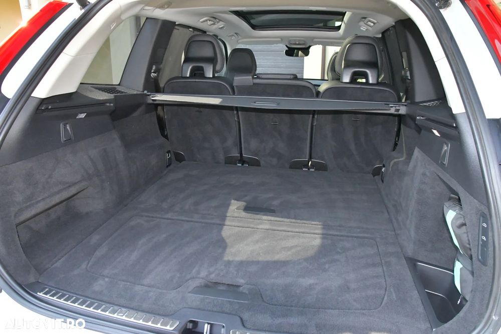 Volvo XC 90 B5 D AWD Ultimate Dark - 17