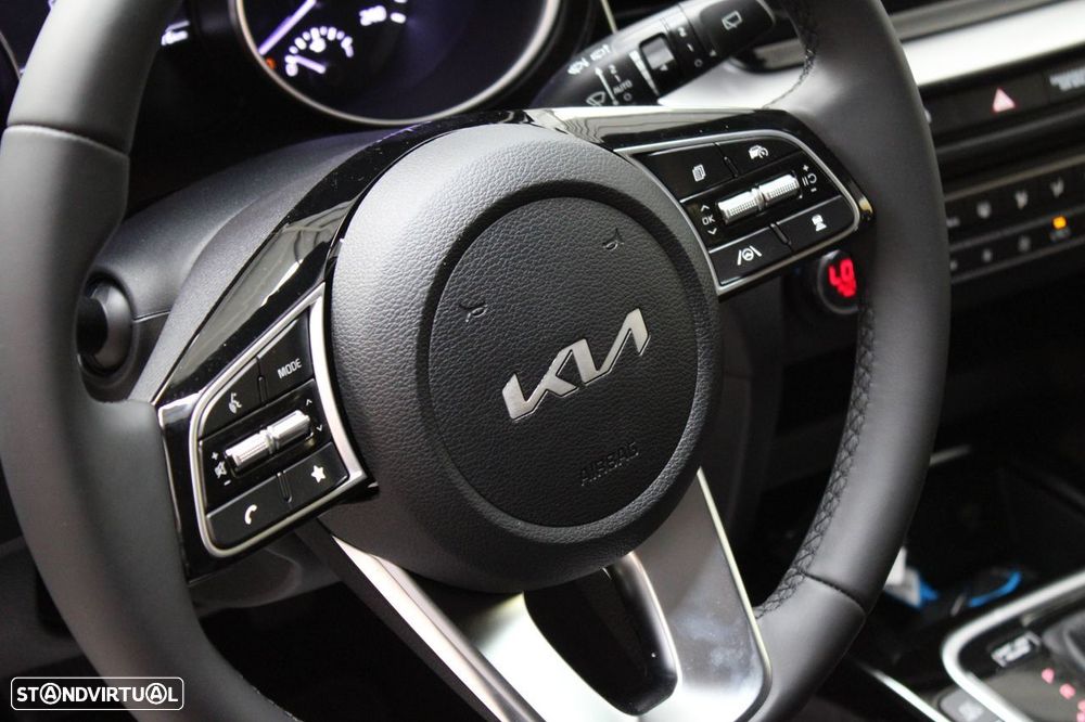 Kia XCeed - 10