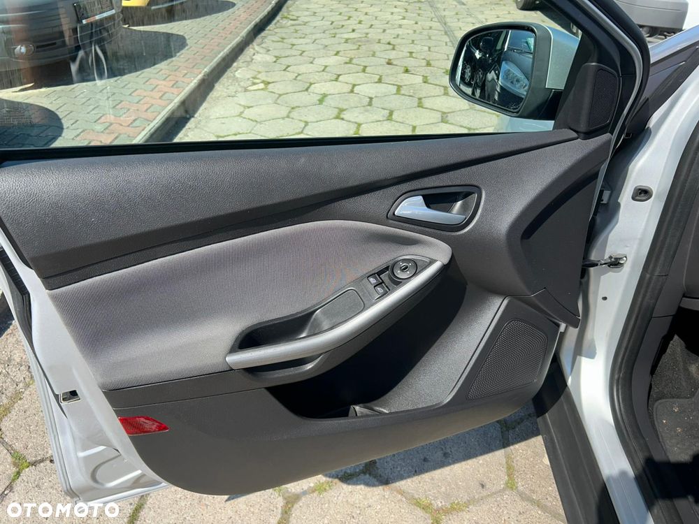 Ford Focus 1.0 EcoBoost 99g Trend - 19