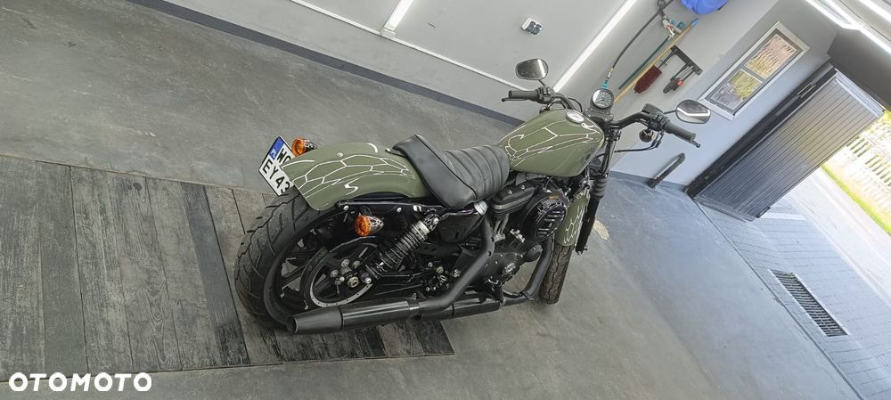 Harley-Davidson Sportster Iron 883 - 3