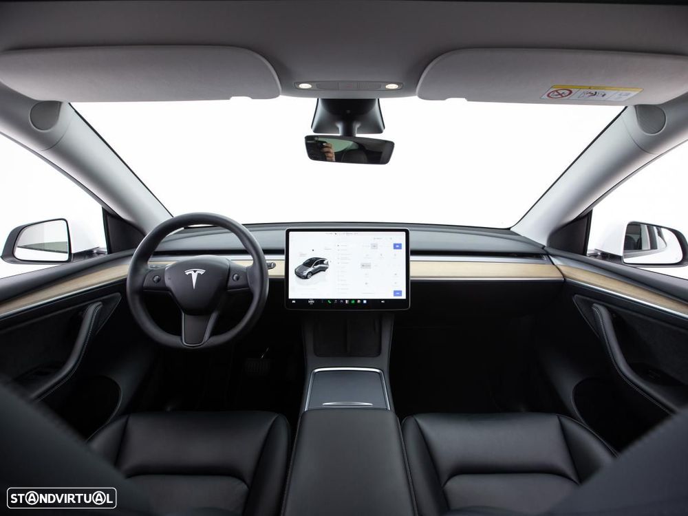 Tesla Model Y Long Range Dual Motor AWD - 8