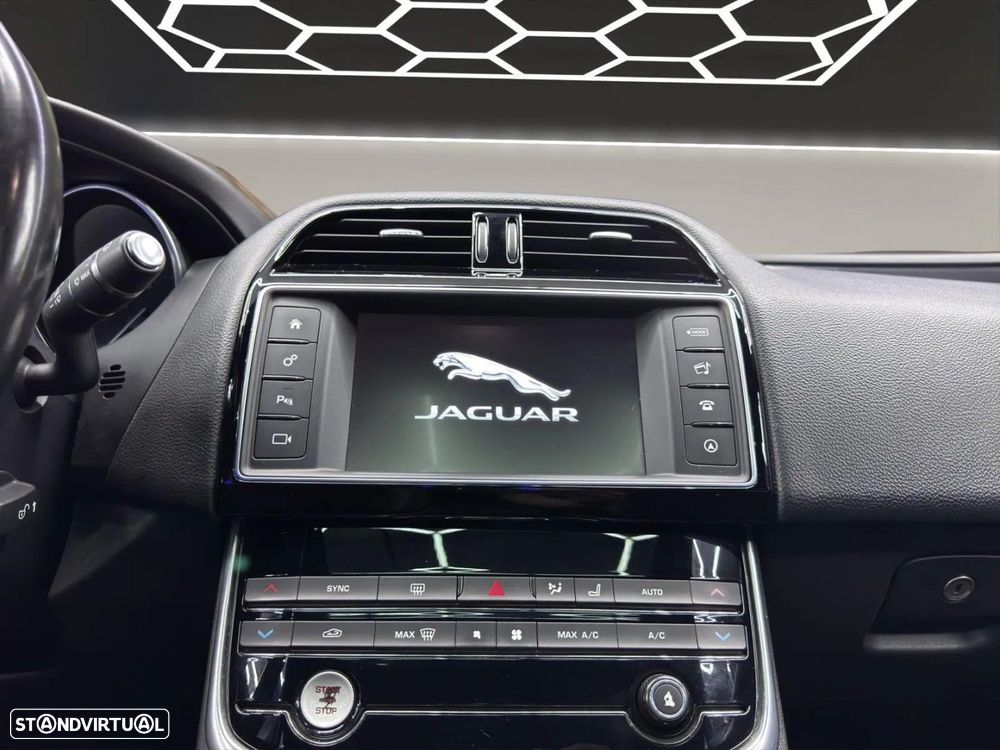 Jaguar XE 2.0 D R-Sport Aut. - 25