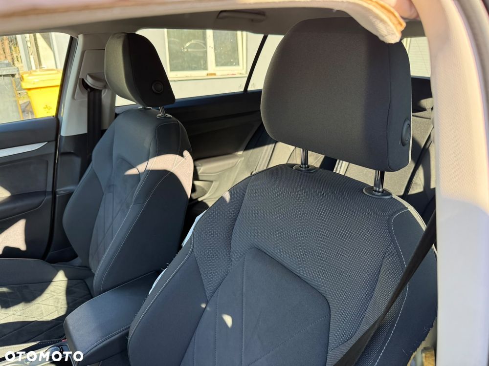 Volkswagen Golf Variant - 24