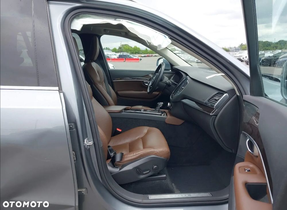 Volvo XC 90 T6 AWD Momentum 7os - 10