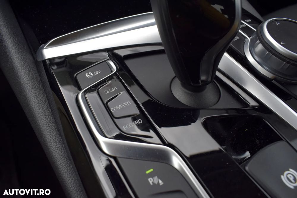 BMW Seria 5 520d xDrive Aut. - 29