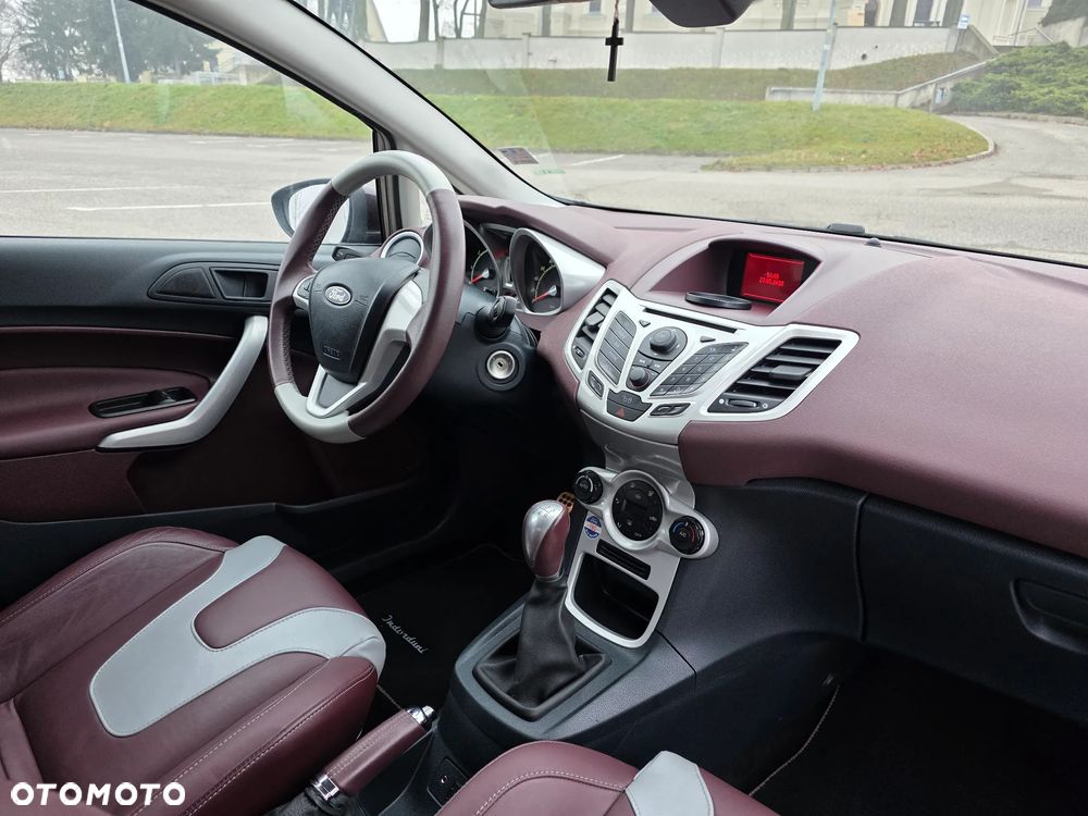 Ford Fiesta 1.4 Titanium EU5 - 8