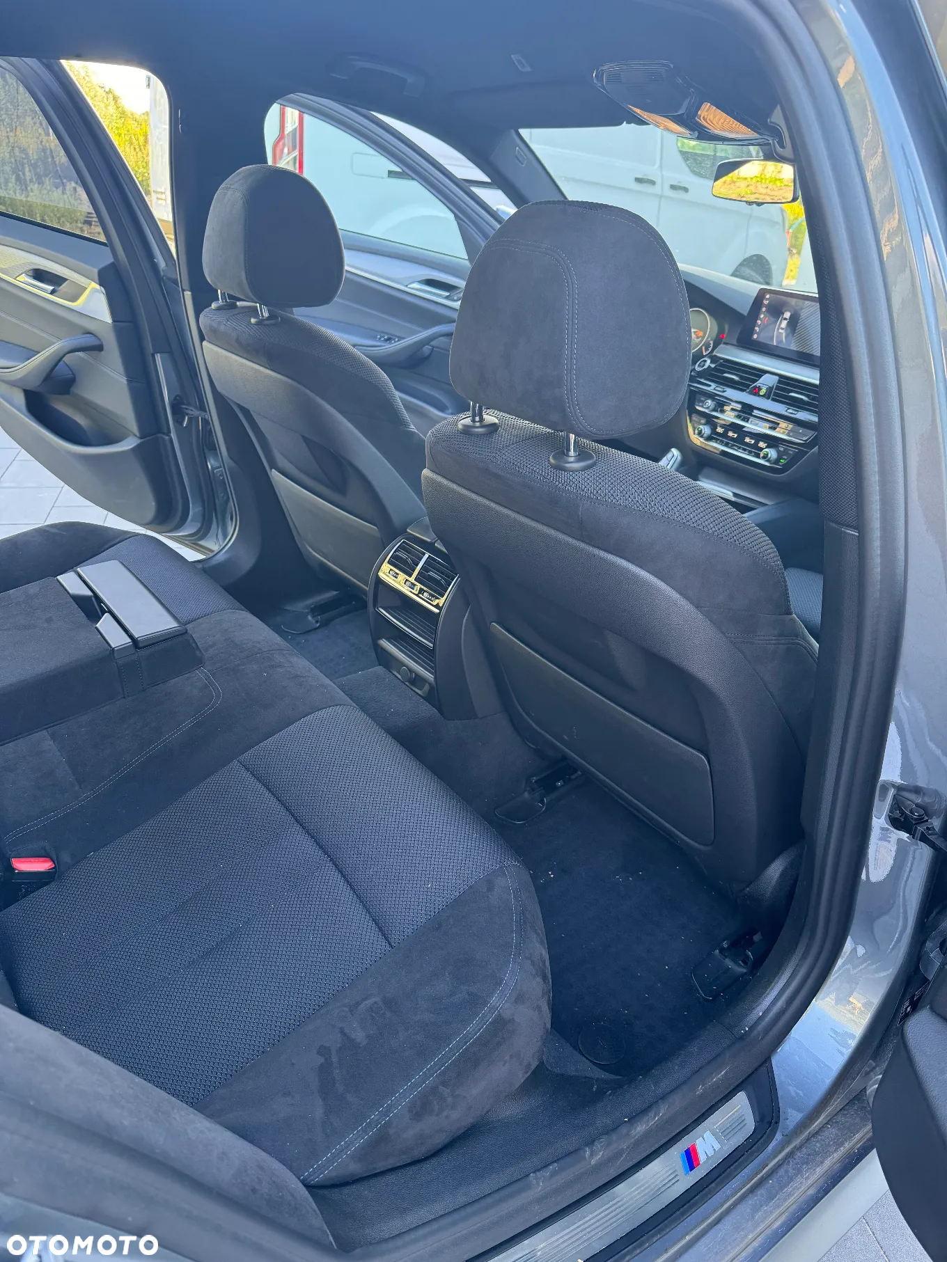 BMW Seria 5 520d xDrive - 9