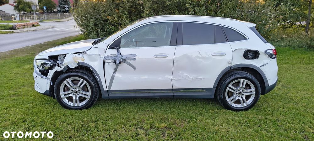 Mercedes-Benz GLA - 23
