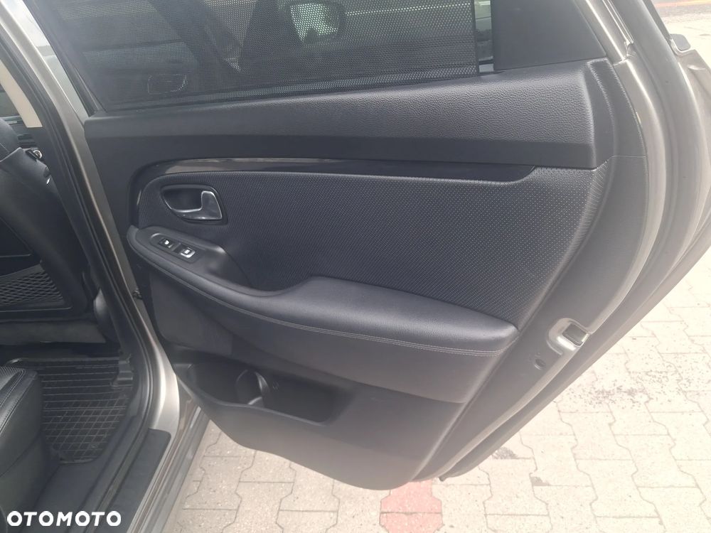 Kia Carens 1.7 CRDi 136 Fifa World Cup Edition - 23