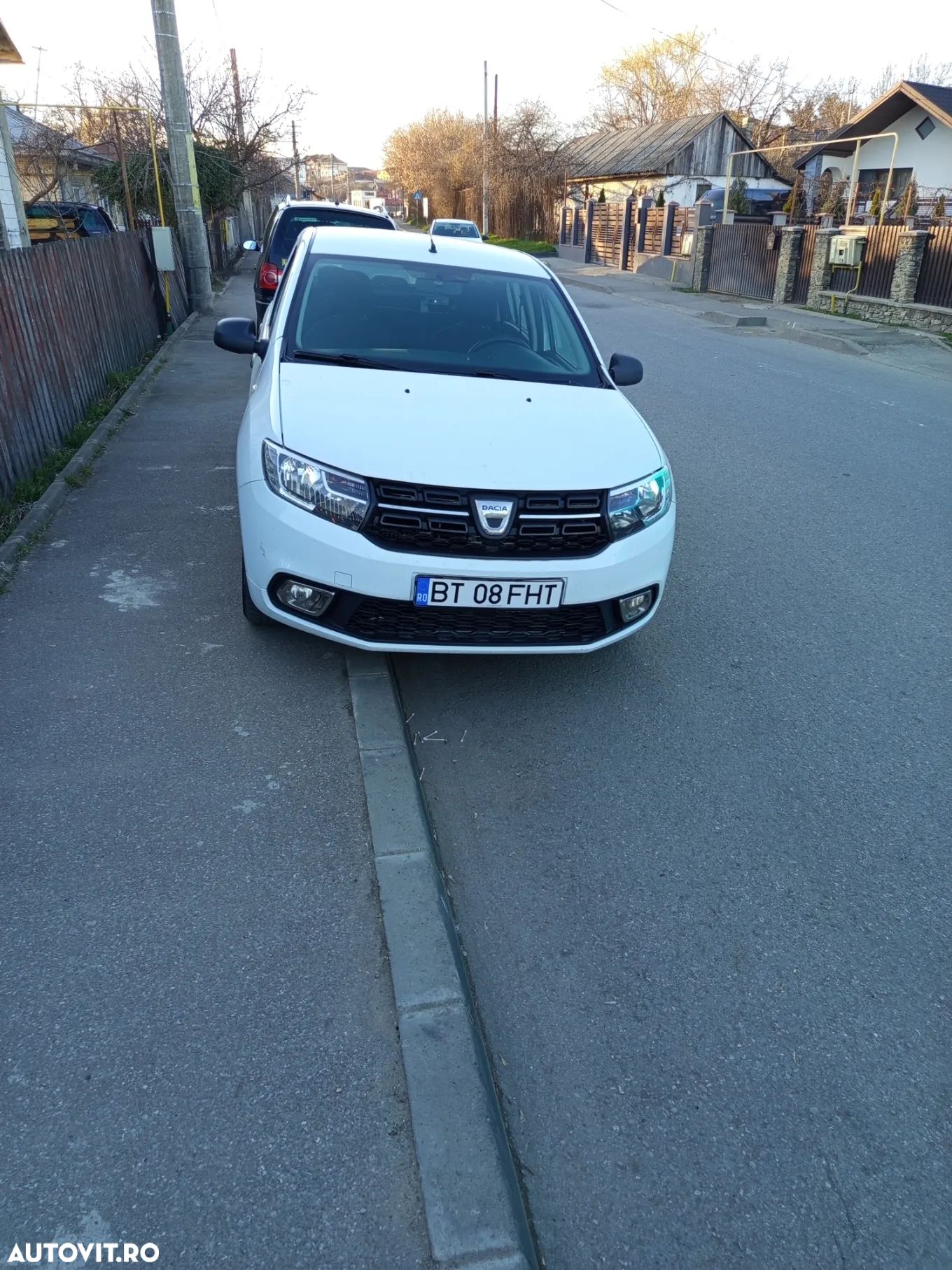 Dacia Logan ECO-G 100 Essential - 1