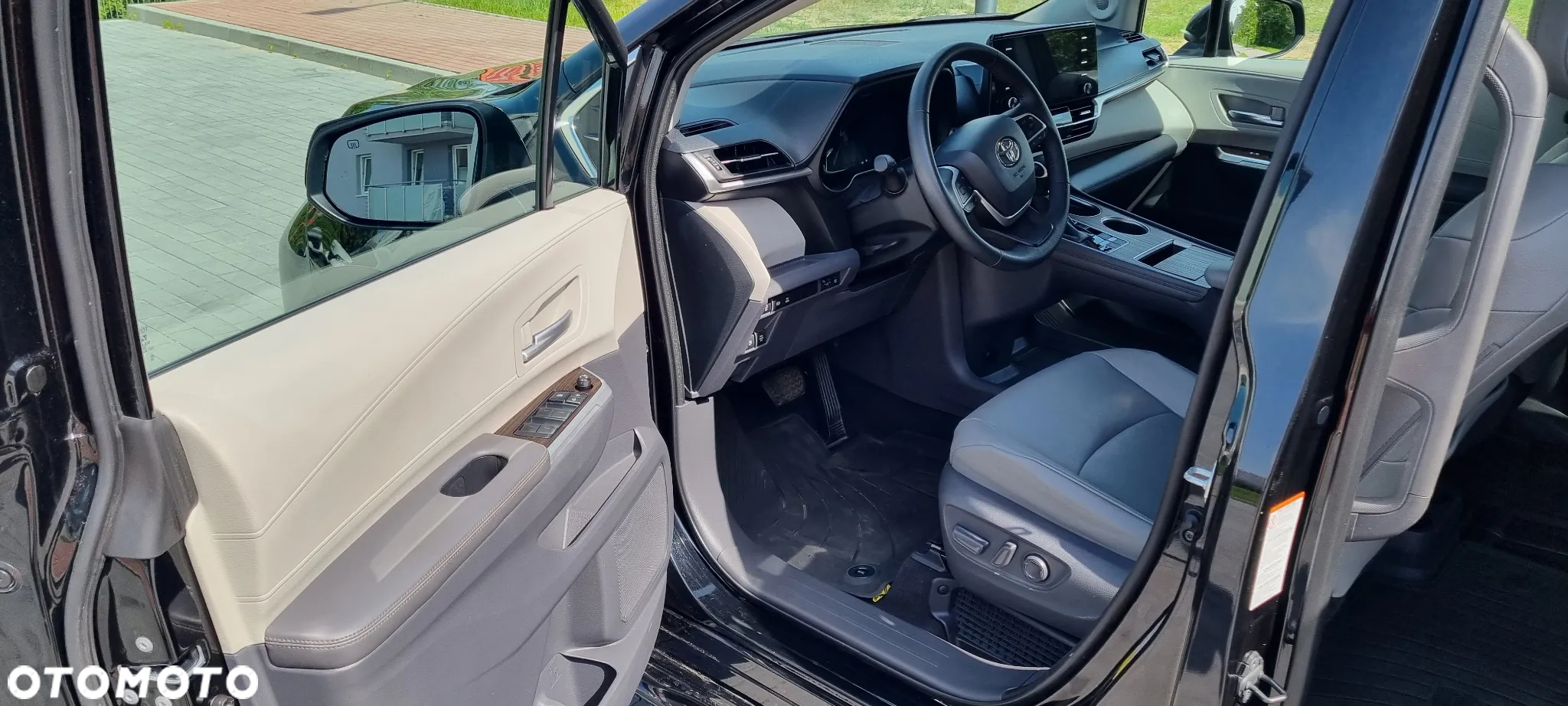 Toyota Sienna - 9