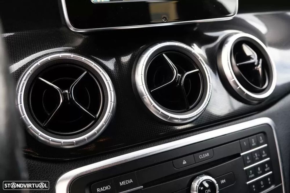 Mercedes-Benz CLA 180 d Shooting Brake - 20