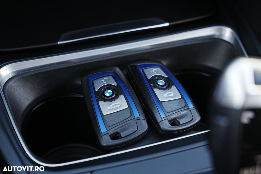 BMW Seria 3 320i Aut. M Sport - 27