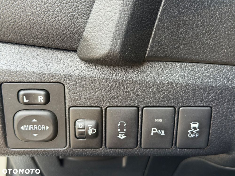 Toyota Auris 2.0 D-4D Premium Comfort - 22