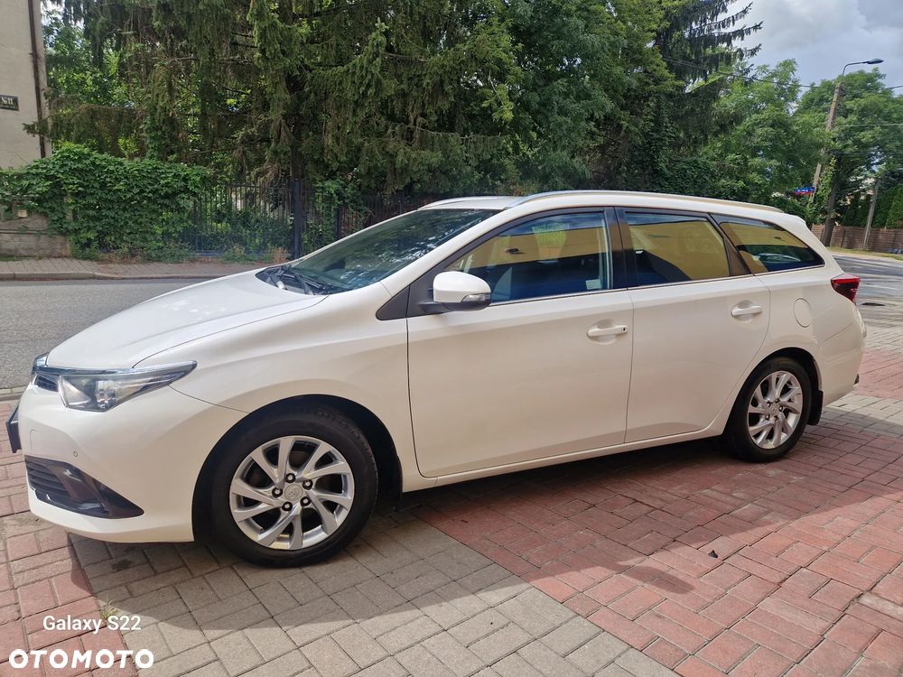 Toyota Auris 1.6 Premium Comfort - 5