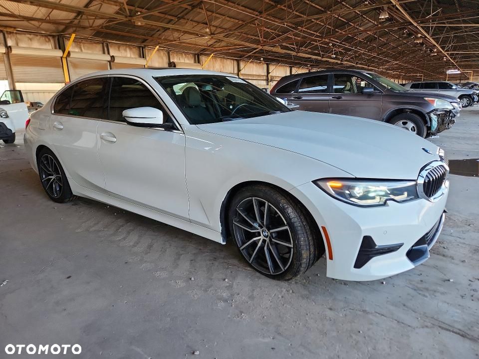 BMW Seria 3 330i Advantage sport - 6