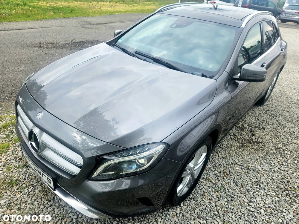 Mercedes-Benz GLA - 13
