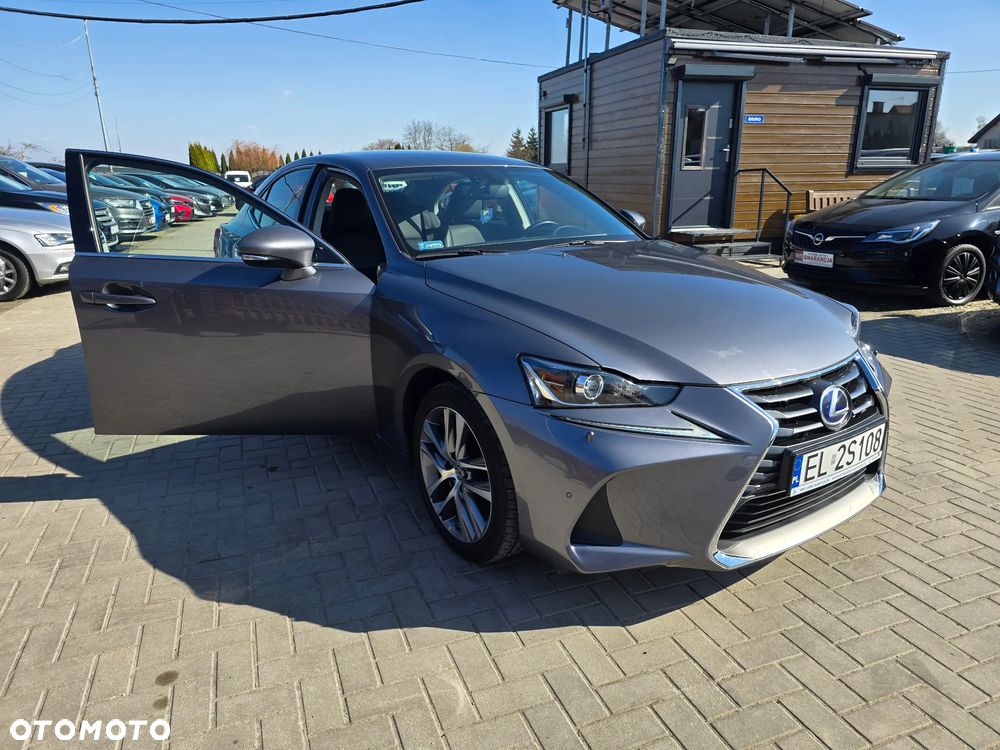 Lexus IS - 21