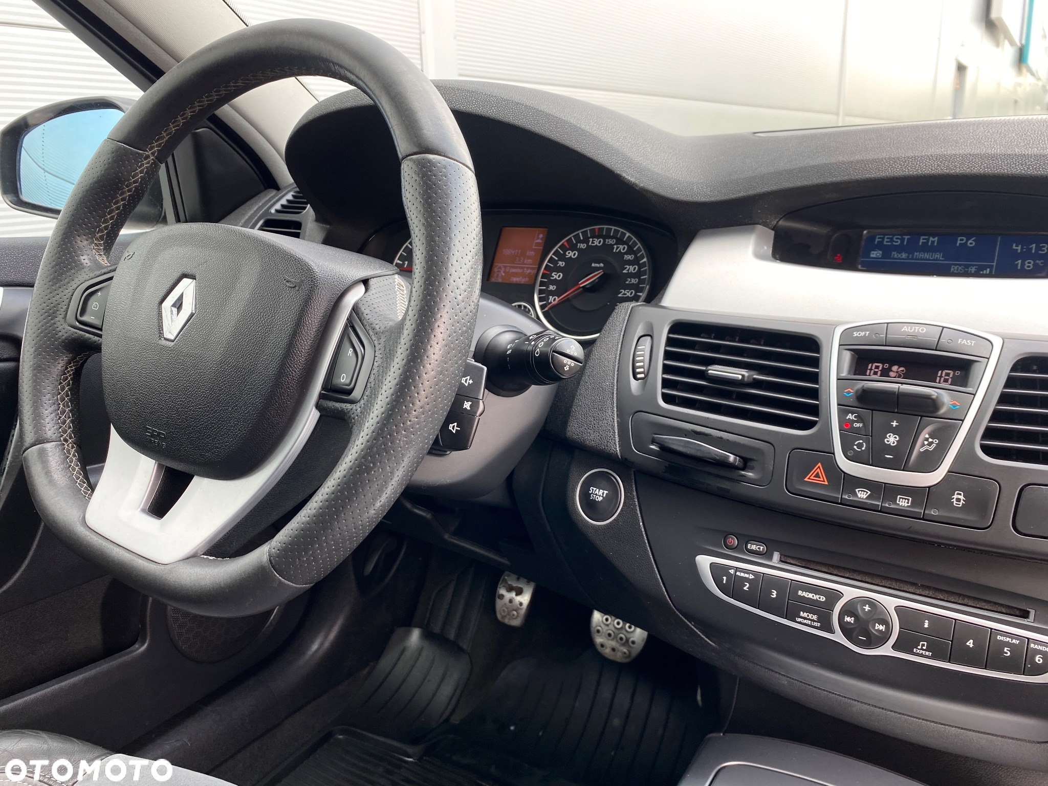 Renault Laguna 2.0 dCi GT - 35