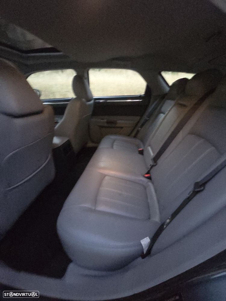 Chrysler 300 C Touring 3.0 CRD - 26
