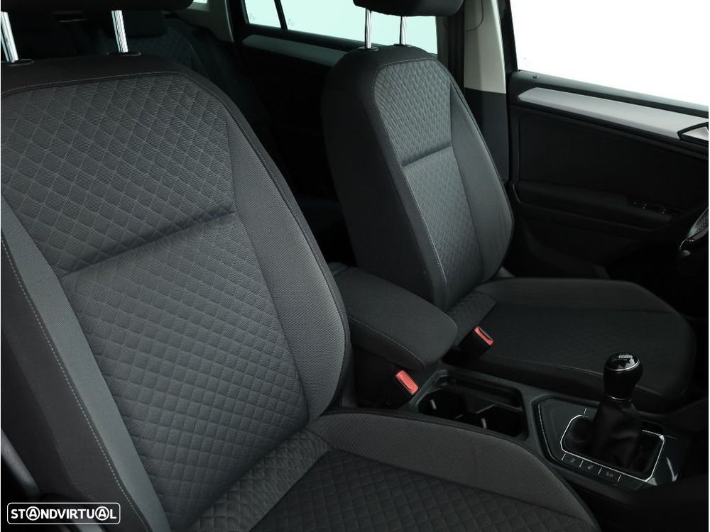 VW Tiguan 2.0 TDI Confortline - 16