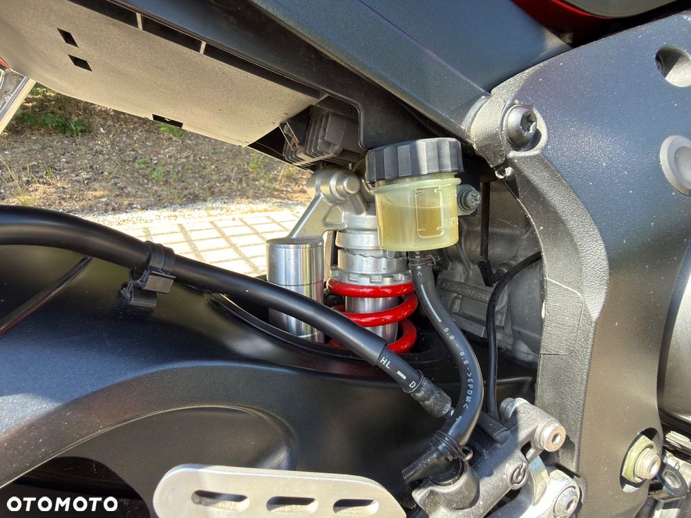 Yamaha R6 - 16
