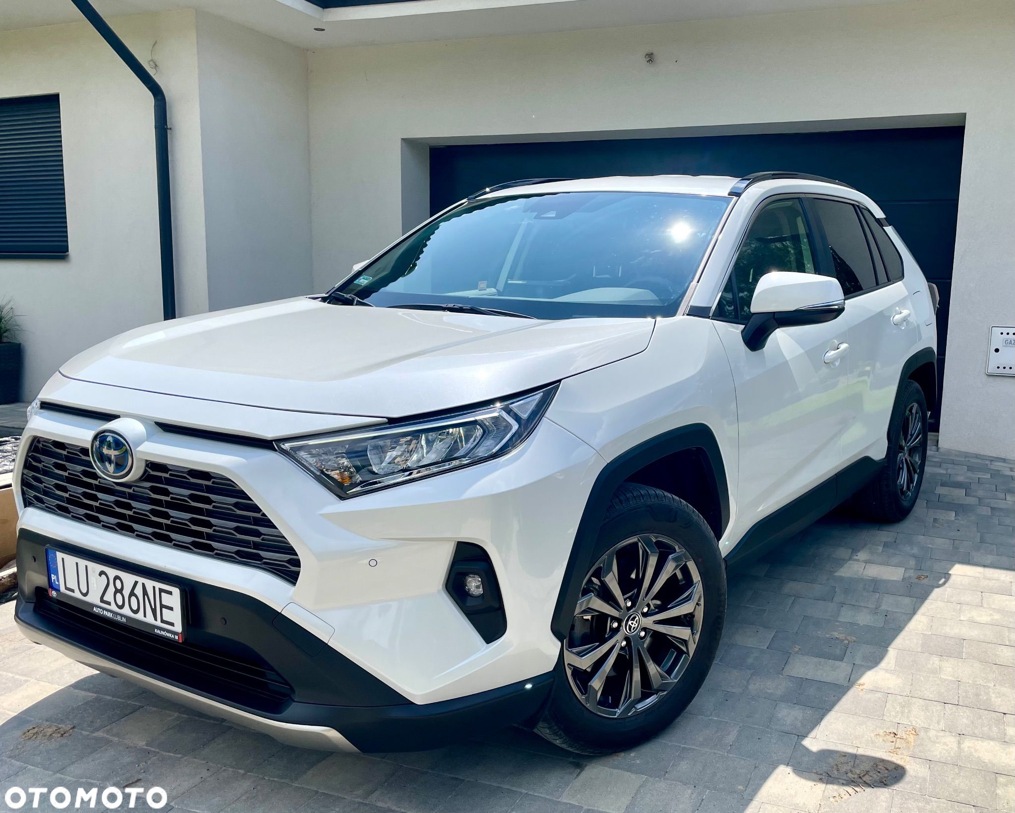 Toyota RAV4 - 1