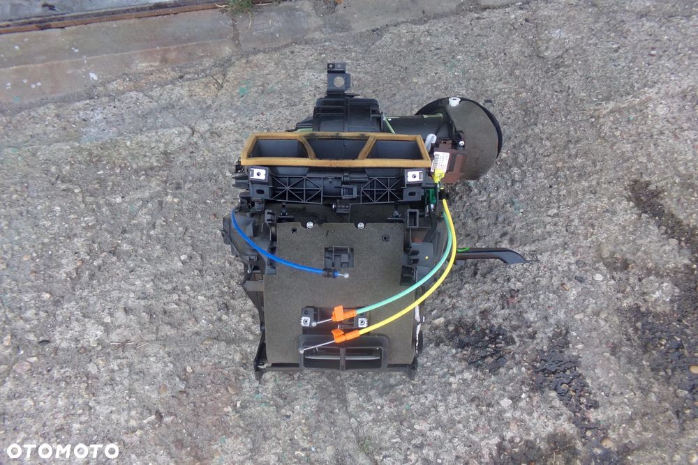 Nagrzewnica 96867274XT Peugeot 207