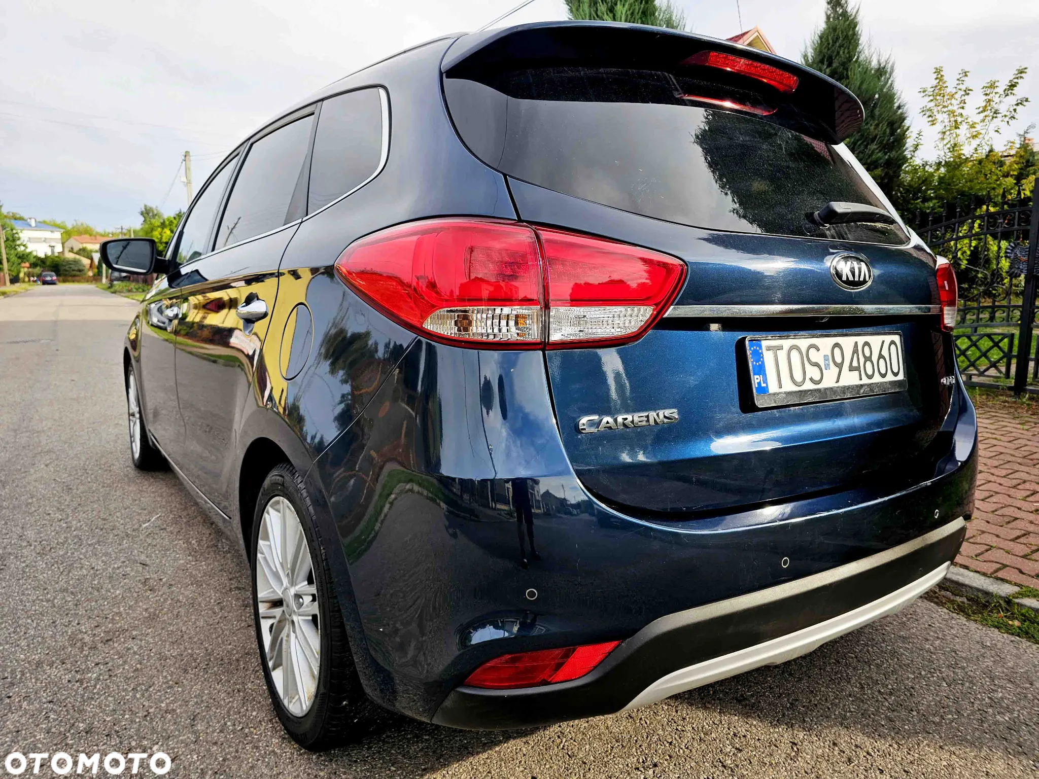 Kia Carens 1.7 CRDi M 7os - 12