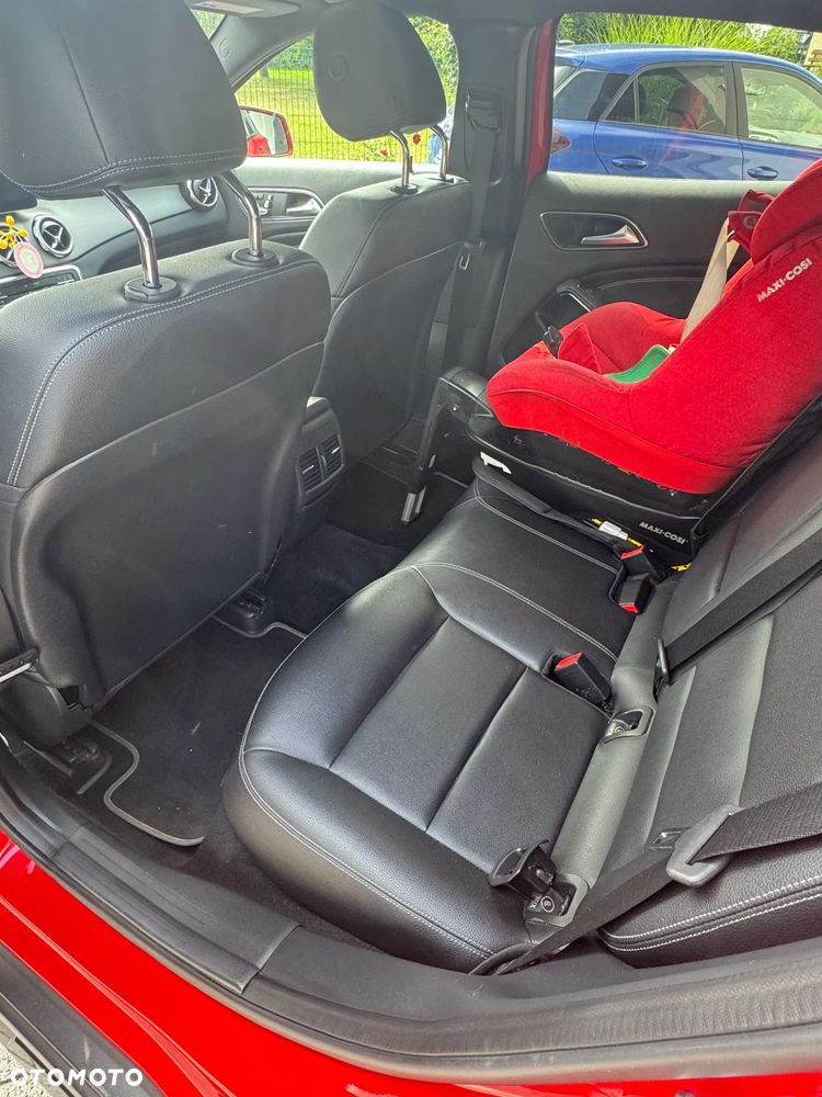 Mercedes-Benz GLA 250 4-Matic AMG Line - 23