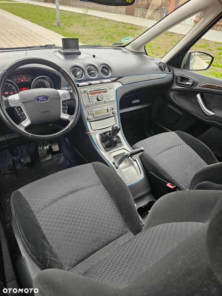 Ford Galaxy 2.0 Ghia - 12
