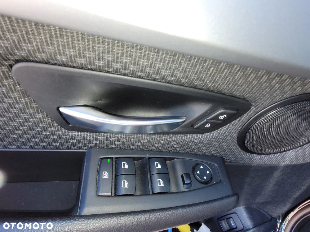 BMW Seria 2 218i Advantage - 15