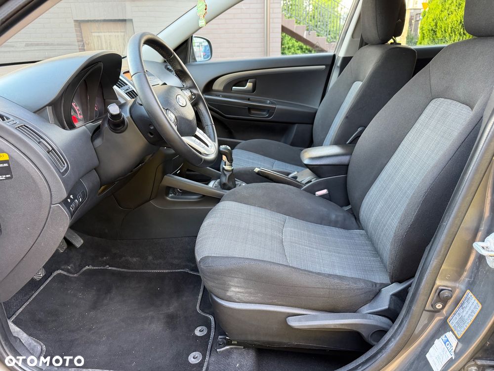 Kia Ceed 1.6 CRDi 90 ISG Spirit - 26