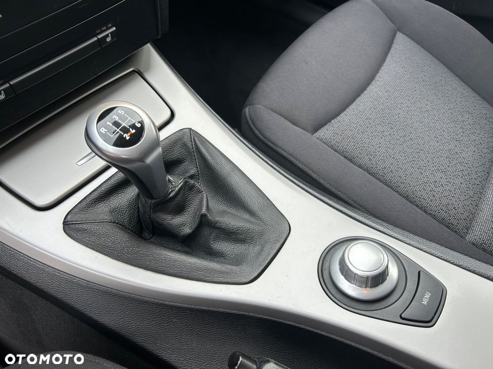 BMW Seria 3 320d DPF Edition Fleet Sport - 22