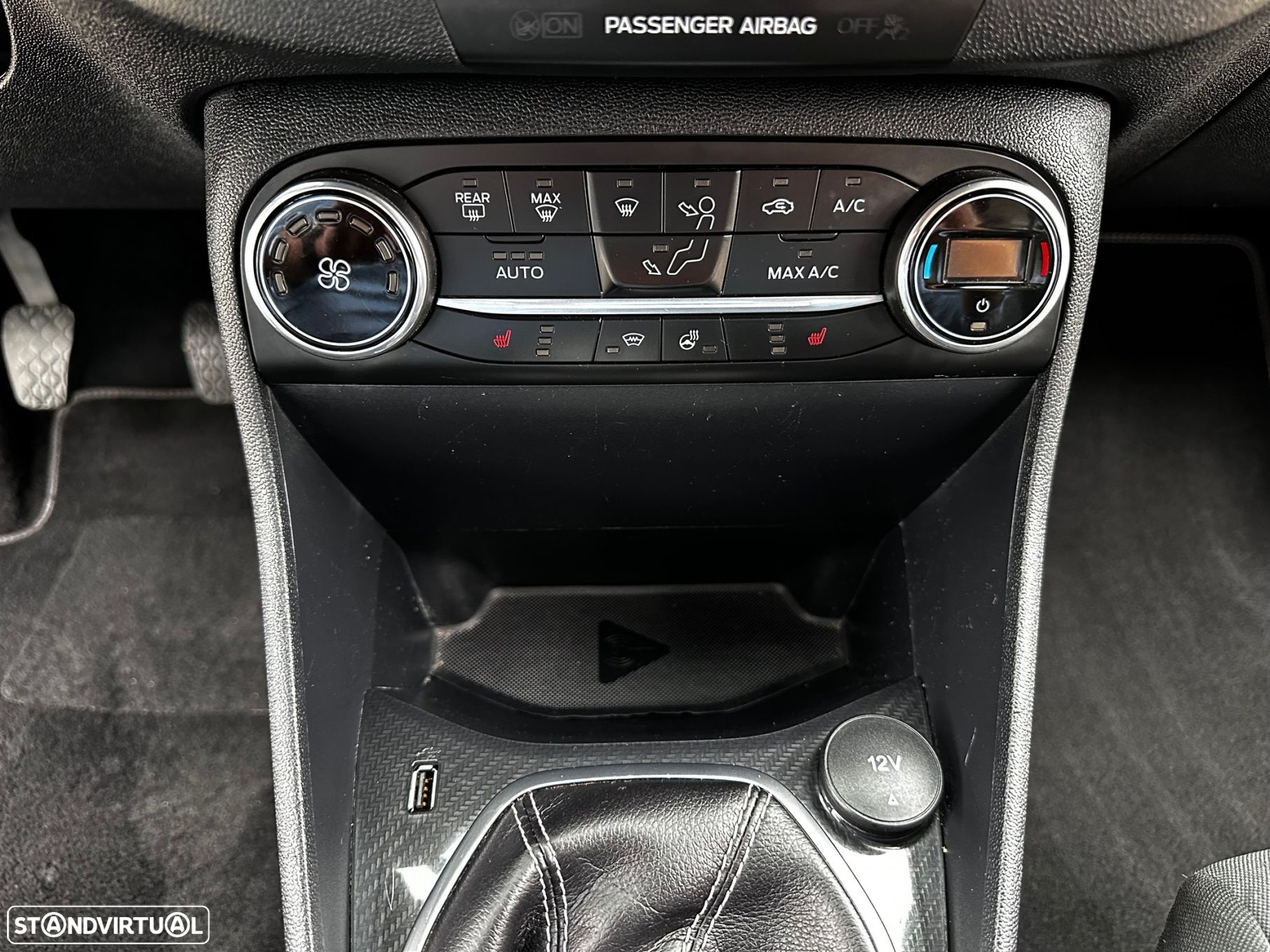 Ford Fiesta 1.0 EcoBoost Active+ - 32