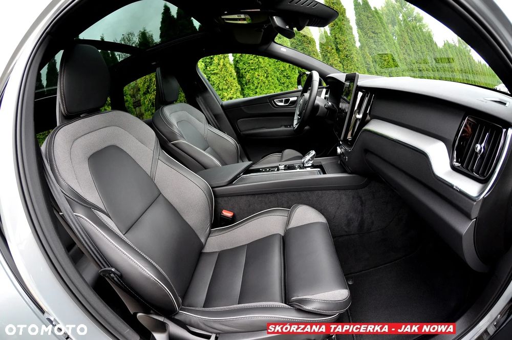 Volvo XC 60 B5 B AWD Plus Dark - 23